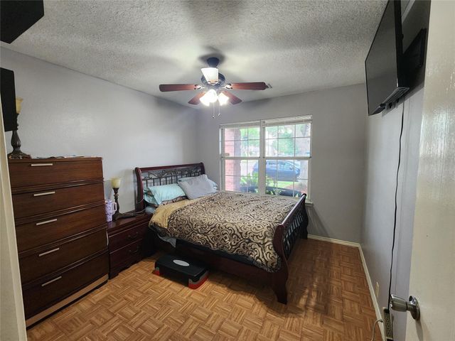 15006 Sugarhollow Drive, Sugar Land, TX 77498