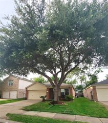 15006 Sugarhollow Drive, Sugar Land, TX 77498