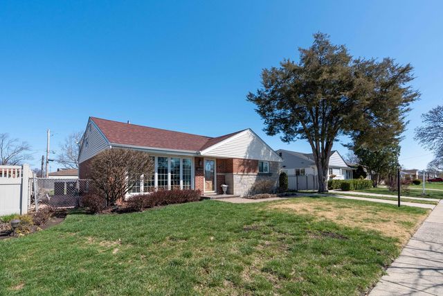 7528 Churchill Street, Morton Grove, IL 60053