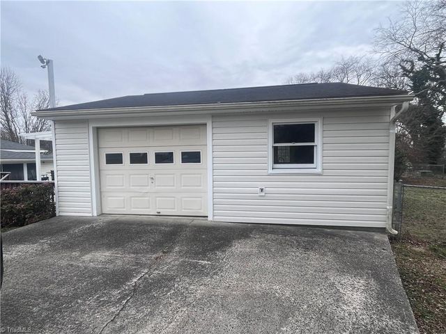 302 Spring Street, Mount Airy, NC 27030