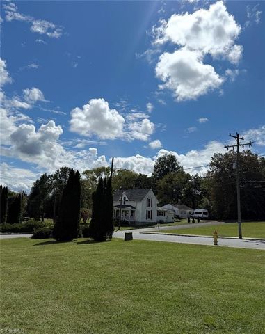 302 Spring Street, Mount Airy, NC 27030