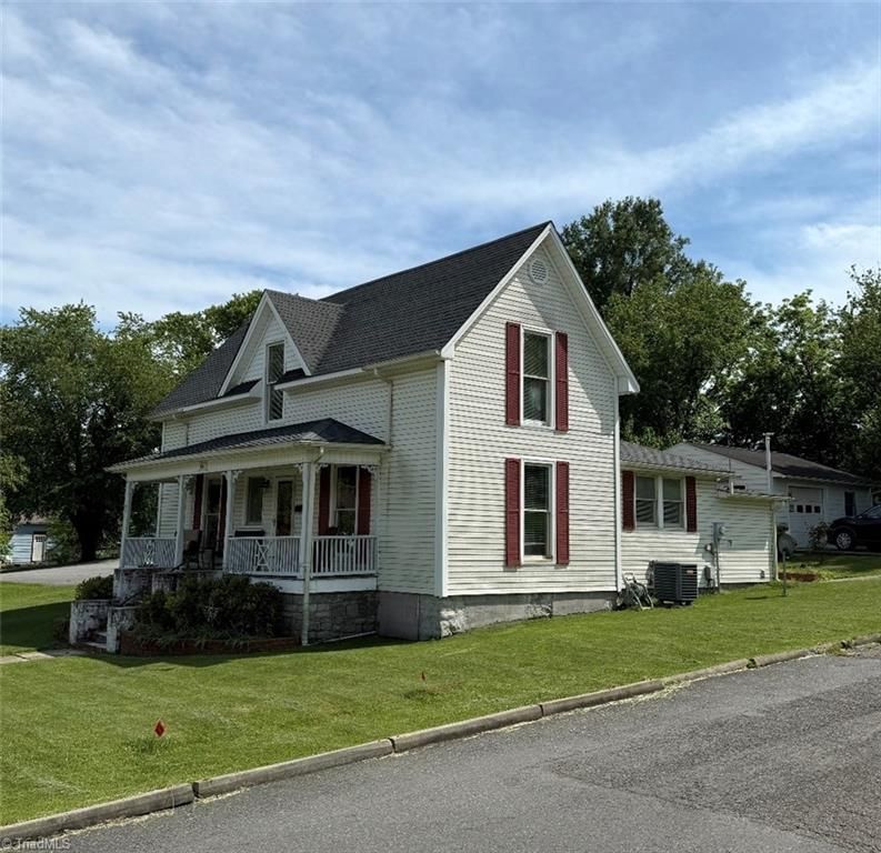 302 Spring Street, Mount Airy, NC 27030