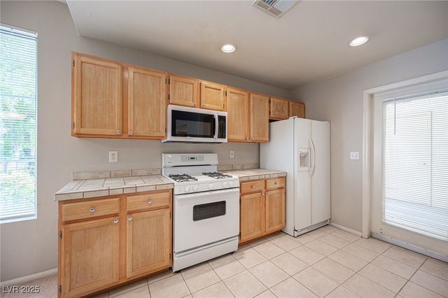 10211 Red Pueblo Place 103, Las Vegas, NV 89144