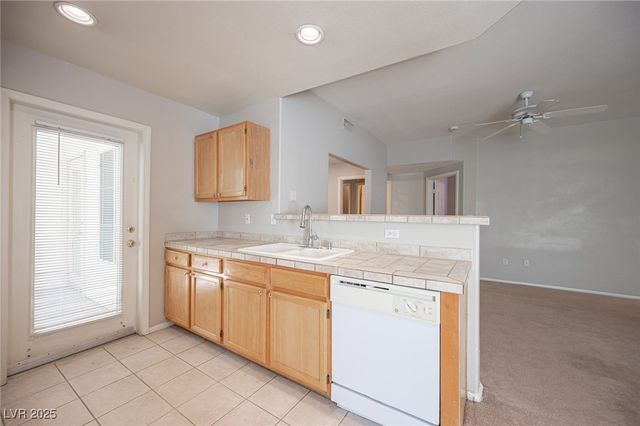 10211 Red Pueblo Place 103, Las Vegas, NV 89144