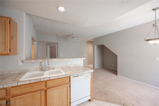 10211 Red Pueblo Place 103, Las Vegas, NV 89144