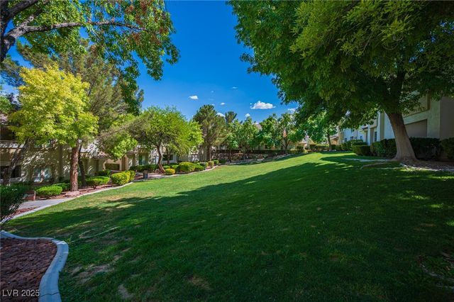 10211 Red Pueblo Place 103, Las Vegas, NV 89144