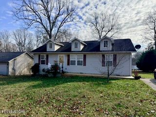 2044 Menasha Drive, Crossville, TN 38572