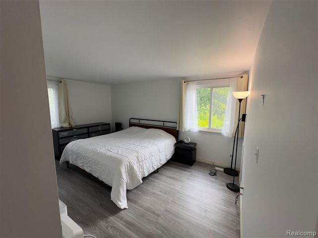 3757 Oxley Drive, Troy, MI 48083