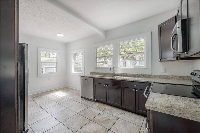 103 W NORTH BAY STREET, Tampa, FL 33603