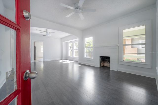 103 W NORTH BAY STREET, Tampa, FL 33603