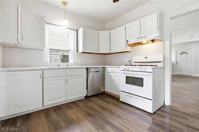 10113 Loretta Avenue, Cleveland, OH 44111