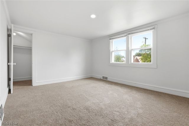 10113 Loretta Avenue, Cleveland, OH 44111