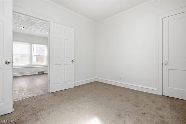 10113 Loretta Avenue, Cleveland, OH 44111