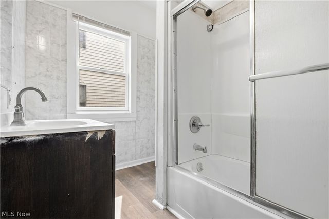 10113 Loretta Avenue, Cleveland, OH 44111