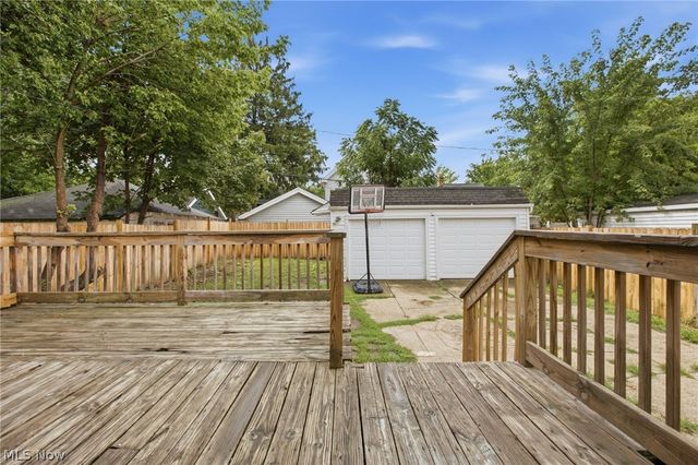 10113 Loretta Avenue, Cleveland, OH 44111