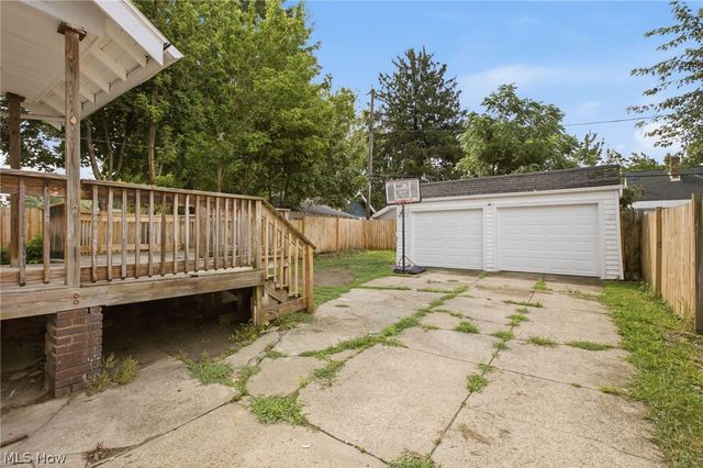 10113 Loretta Avenue, Cleveland, OH 44111