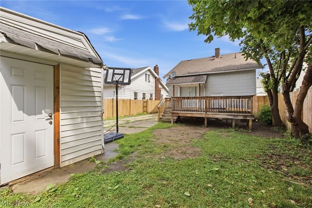 10113 Loretta Avenue, Cleveland, OH 44111