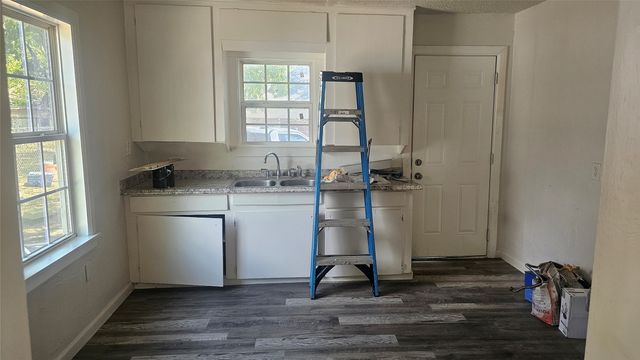 7956 Hull Avenue, Dallas, TX 75216