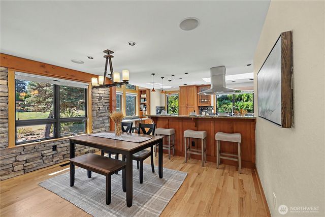 20106 Marine View Drive SW, Normandy Park, WA 98166