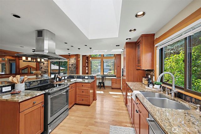 20106 Marine View Drive SW, Normandy Park, WA 98166