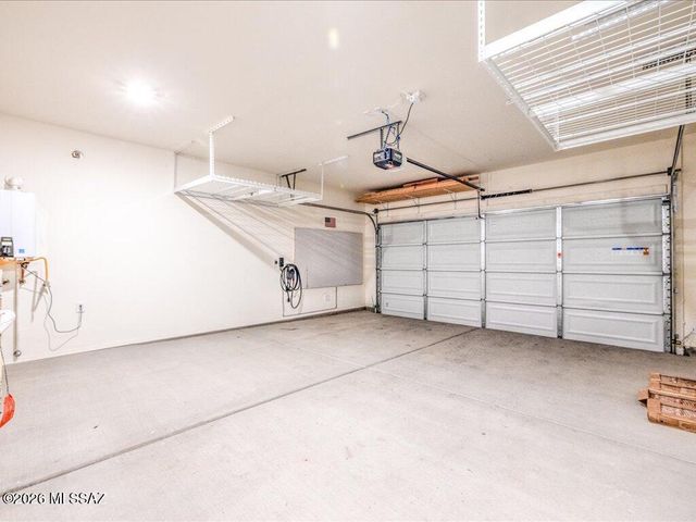 11328 S Weismann Drive, Vail, AZ 85641