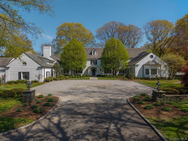 530 Chicken Valley Road, Locust Valley, NY 11560