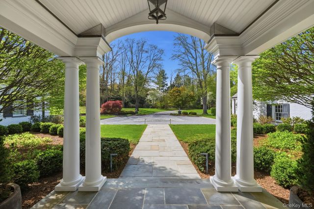 530 Chicken Valley Road, Locust Valley, NY 11560
