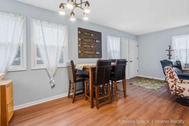 112 Cambridge Avenue, Holland, MI 49423