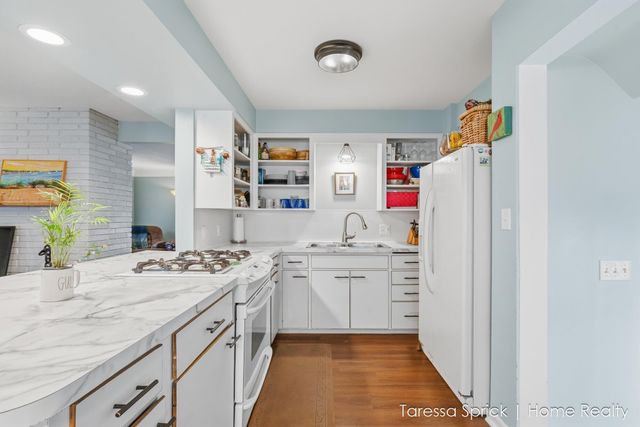 112 Cambridge Avenue, Holland, MI 49423