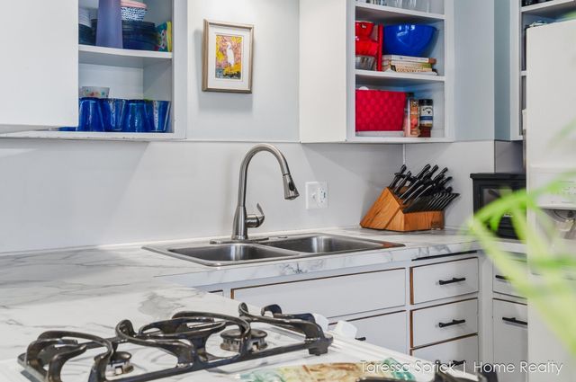 112 Cambridge Avenue, Holland, MI 49423