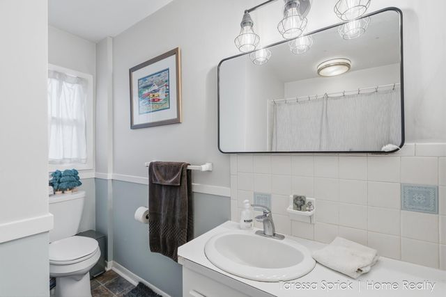 112 Cambridge Avenue, Holland, MI 49423