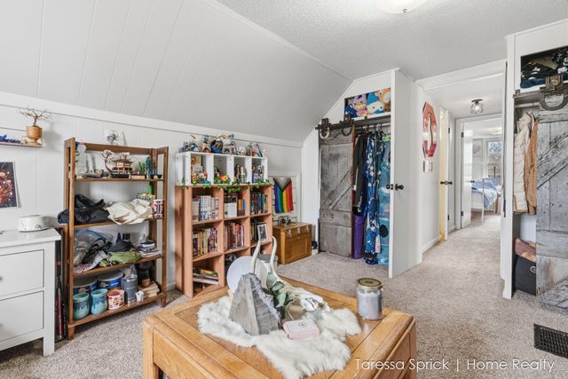 112 Cambridge Avenue, Holland, MI 49423