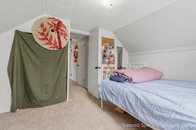 112 Cambridge Avenue, Holland, MI 49423