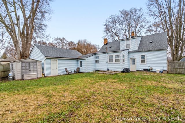 112 Cambridge Avenue, Holland, MI 49423