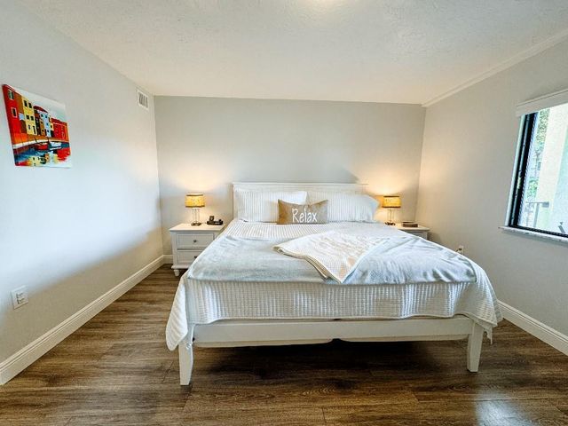 901 Seafarer Circle 101, Jupiter, FL 33477