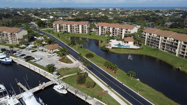 901 Seafarer Circle 101, Jupiter, FL 33477