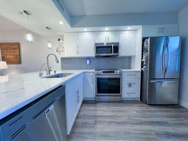 901 Seafarer Circle 101, Jupiter, FL 33477