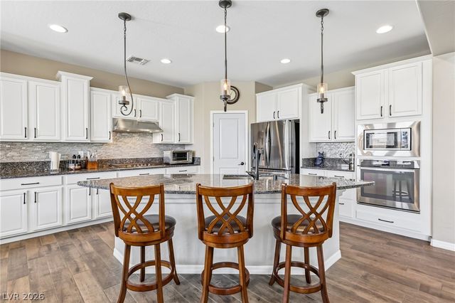 9490 Wild Valley Avenue, Las Vegas, NV 89148