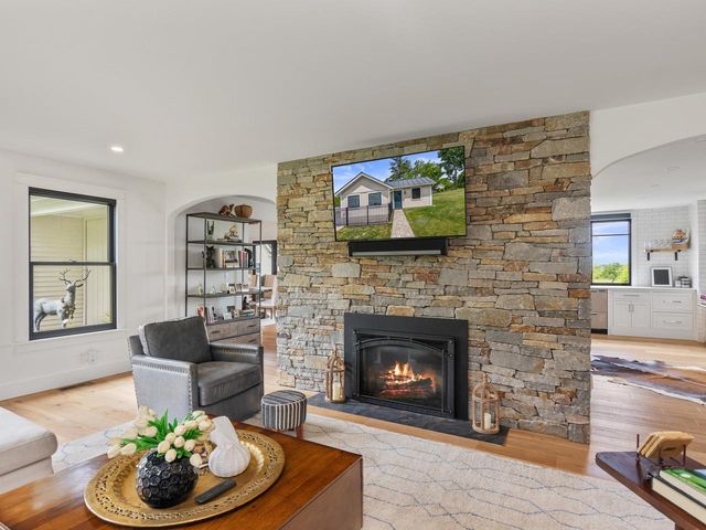 1549 Hinesburg Road, South Burlington, VT 05403