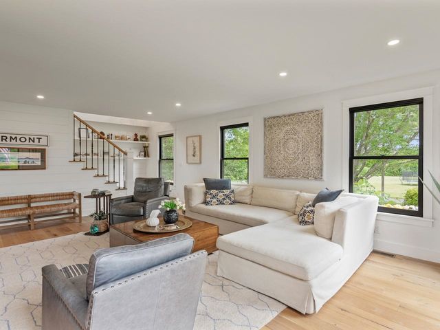 1549 Hinesburg Road, South Burlington, VT 05403