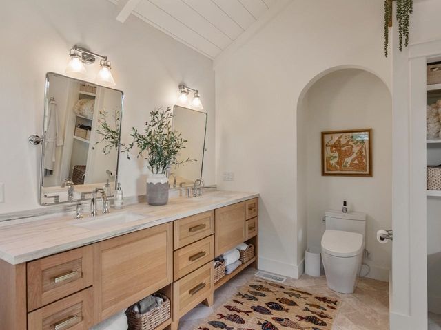 1549 Hinesburg Road, South Burlington, VT 05403