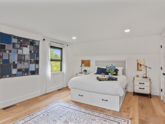 1549 Hinesburg Road, South Burlington, VT 05403