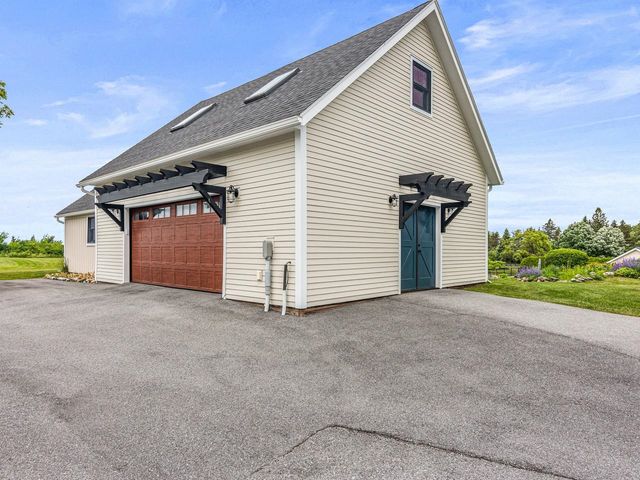 1549 Hinesburg Road, South Burlington, VT 05403