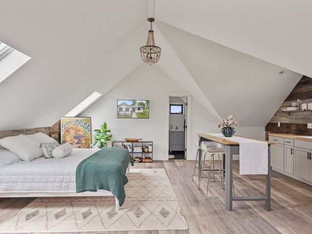 1549 Hinesburg Road, South Burlington, VT 05403