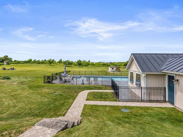 1549 Hinesburg Road, South Burlington, VT 05403
