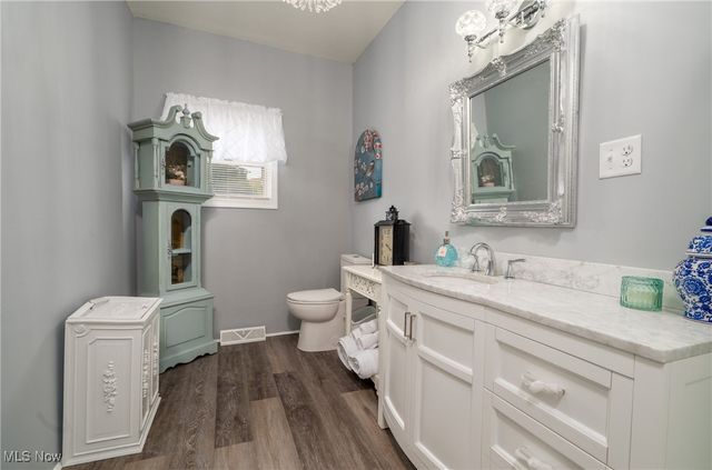 4528 Gintz Road NE, Dover, OH 44622