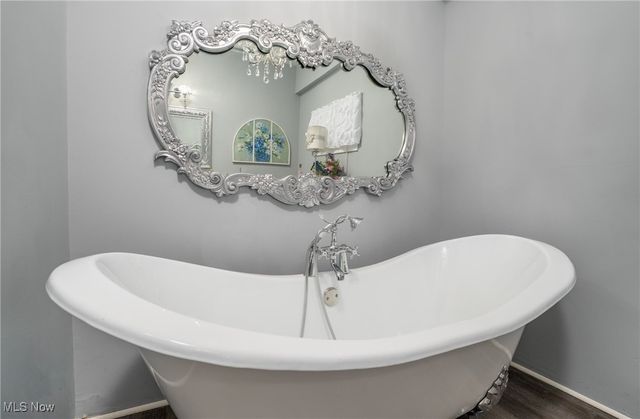 4528 Gintz Road NE, Dover, OH 44622