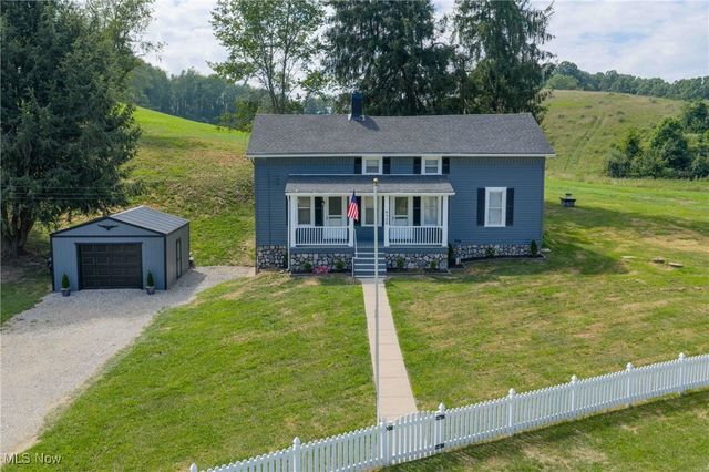 4528 Gintz Road NE, Dover, OH 44622