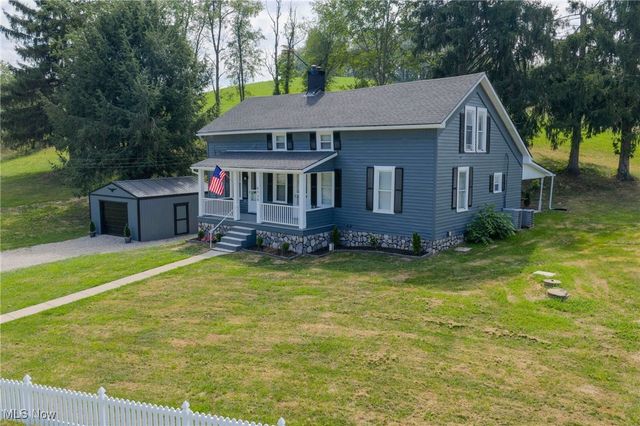 4528 Gintz Road NE, Dover, OH 44622