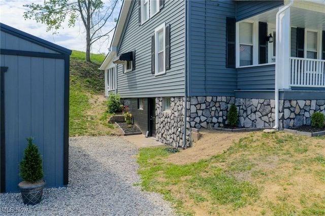 4528 Gintz Road NE, Dover, OH 44622